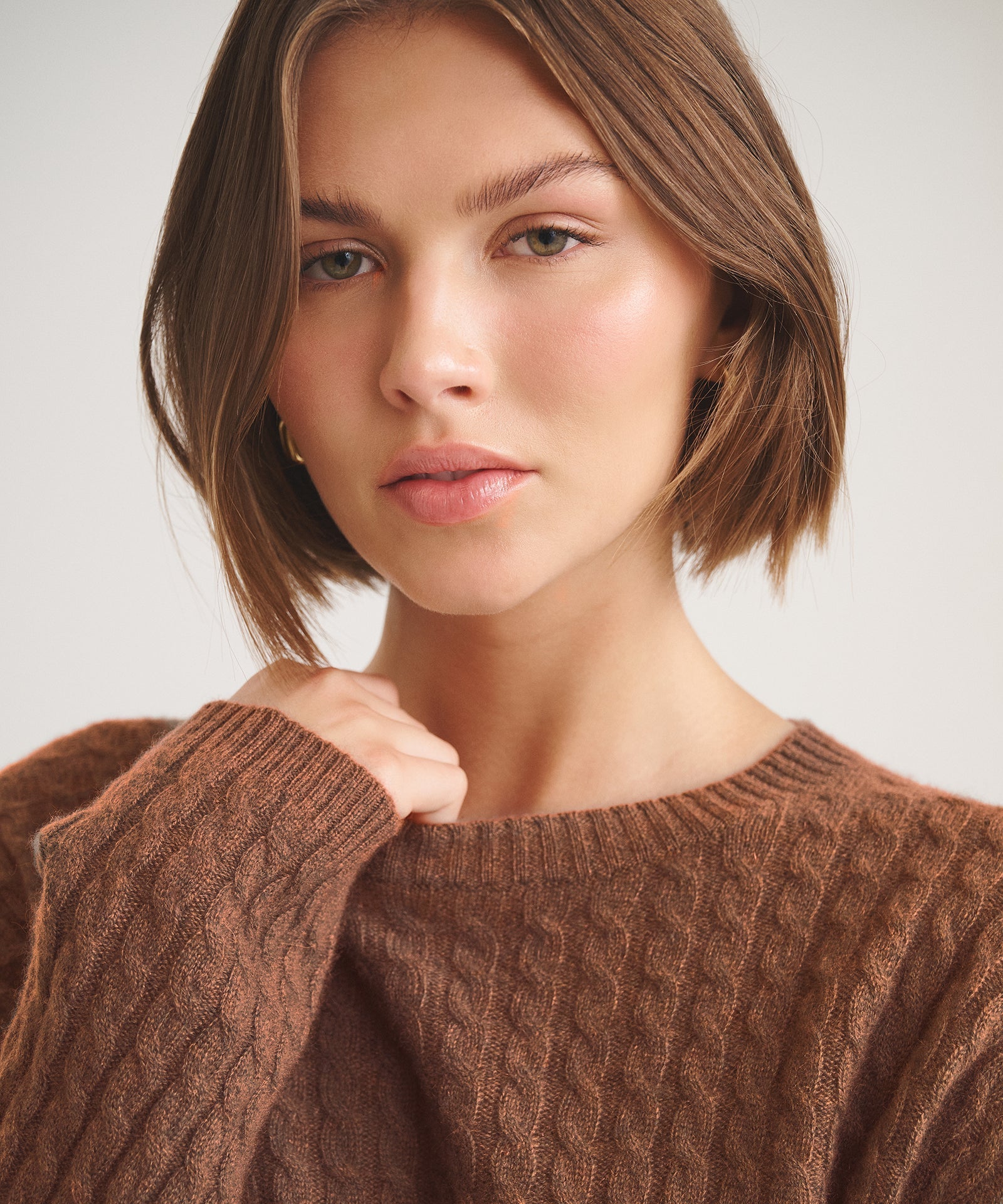 Basic Cashmere Cable Knit Crewneck Sweater